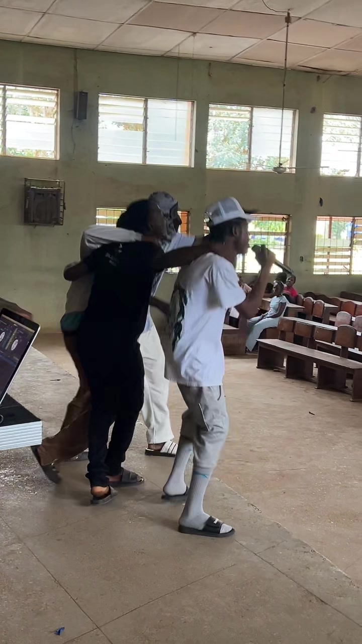 @ð ðð¥ððð¬ ðŠð ðð§ð âïž ð¶