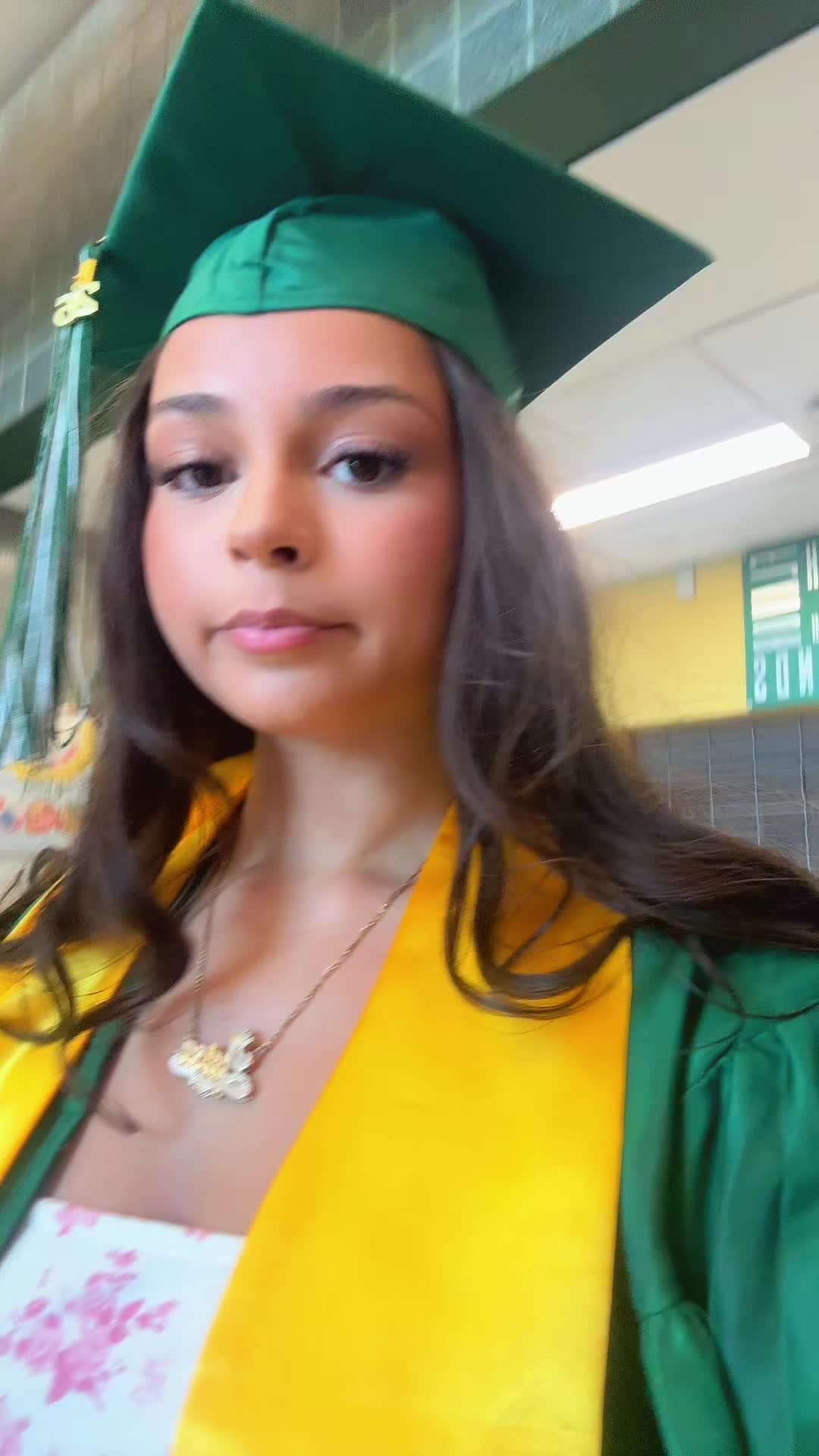 @🧝🏼&zwj;♀️
