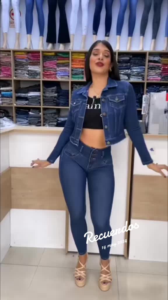 @Latina Bonita 2025