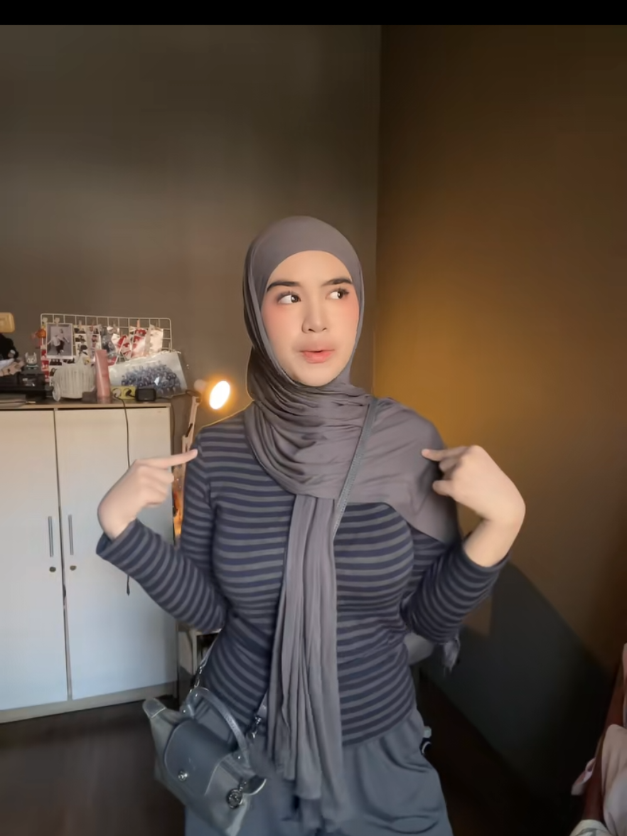 @Azura