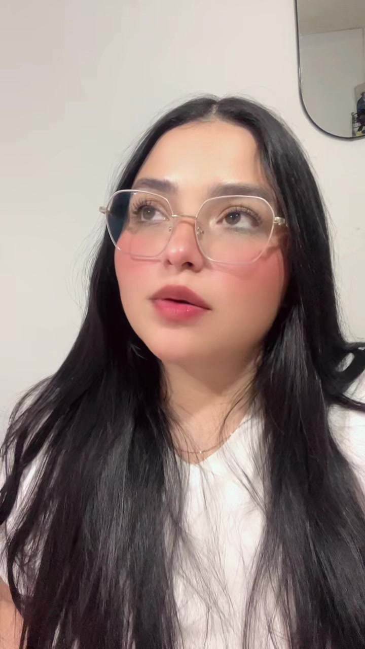 @️Adriana Danzos