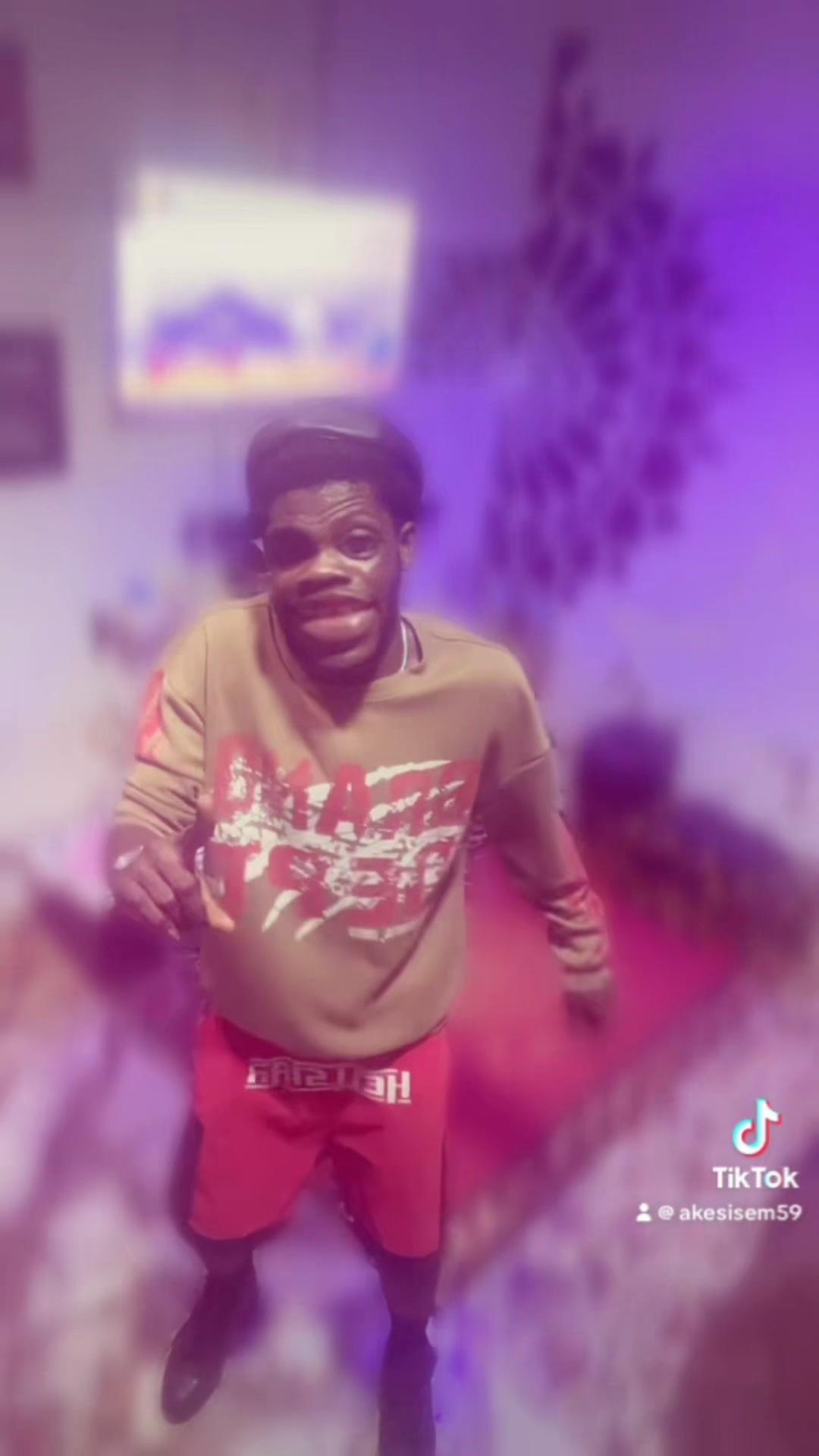@Afro_kyrois30🤪