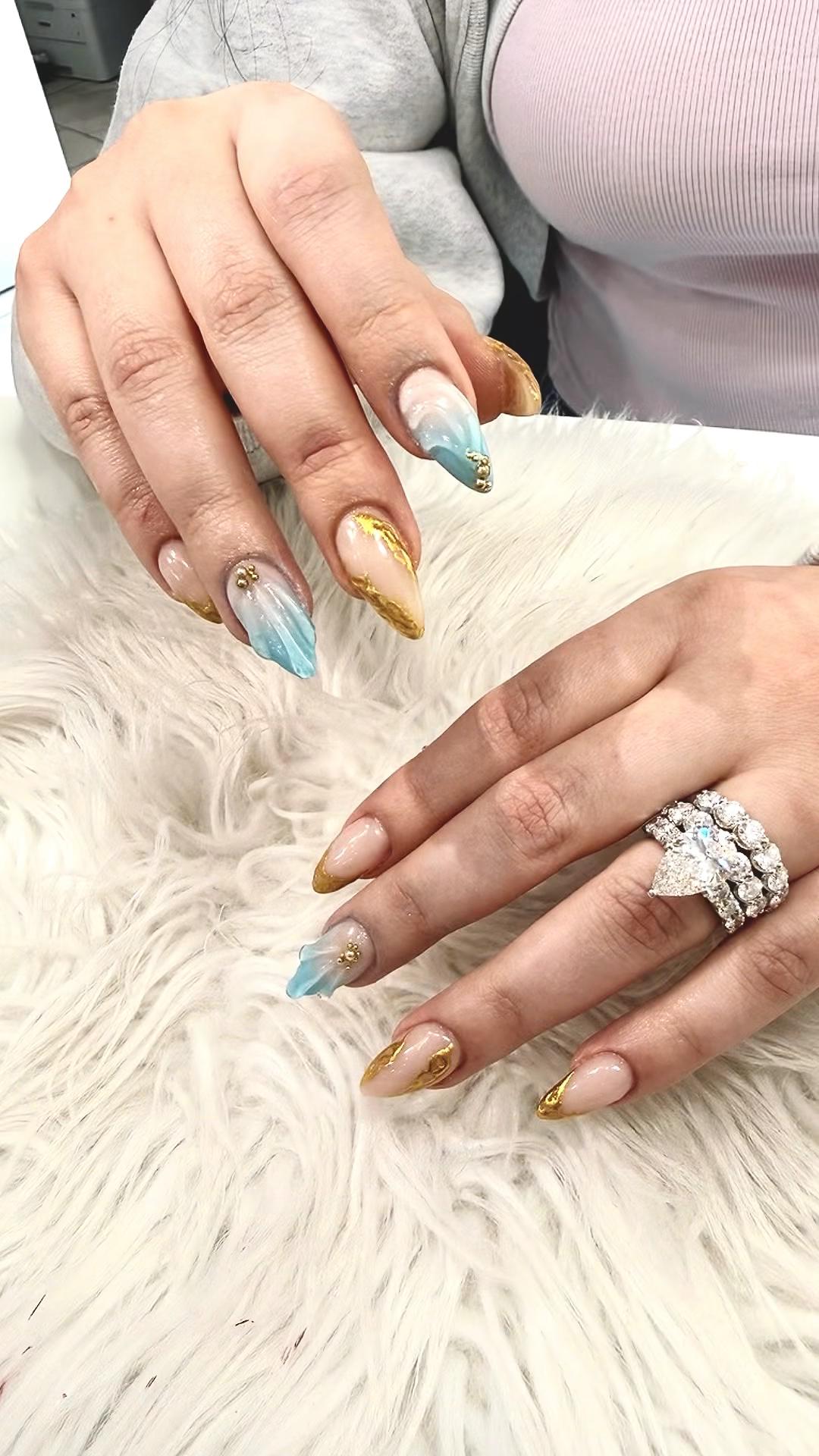 @Gloss Nail & Spa