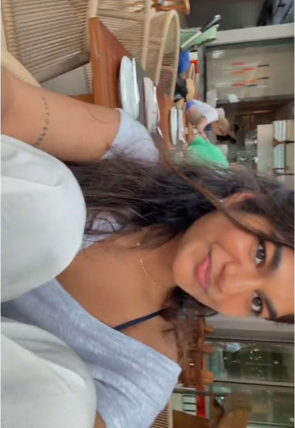 @anasha.st