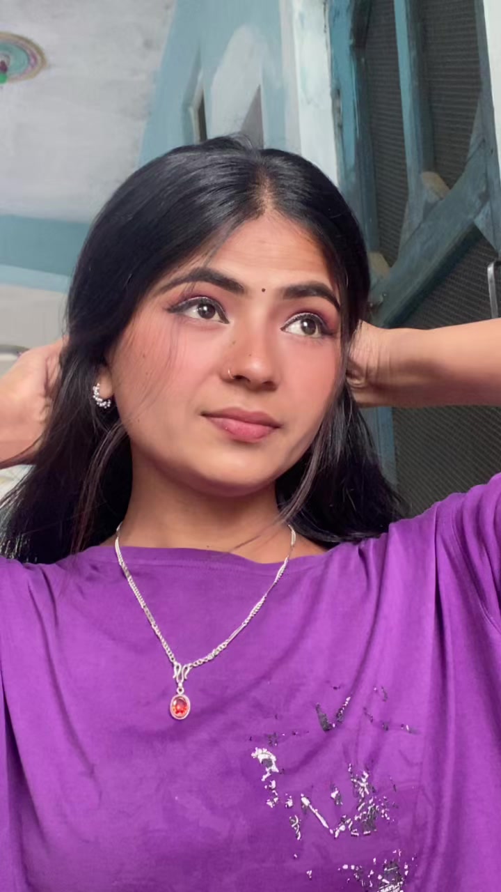 @Nisha bohara 👑