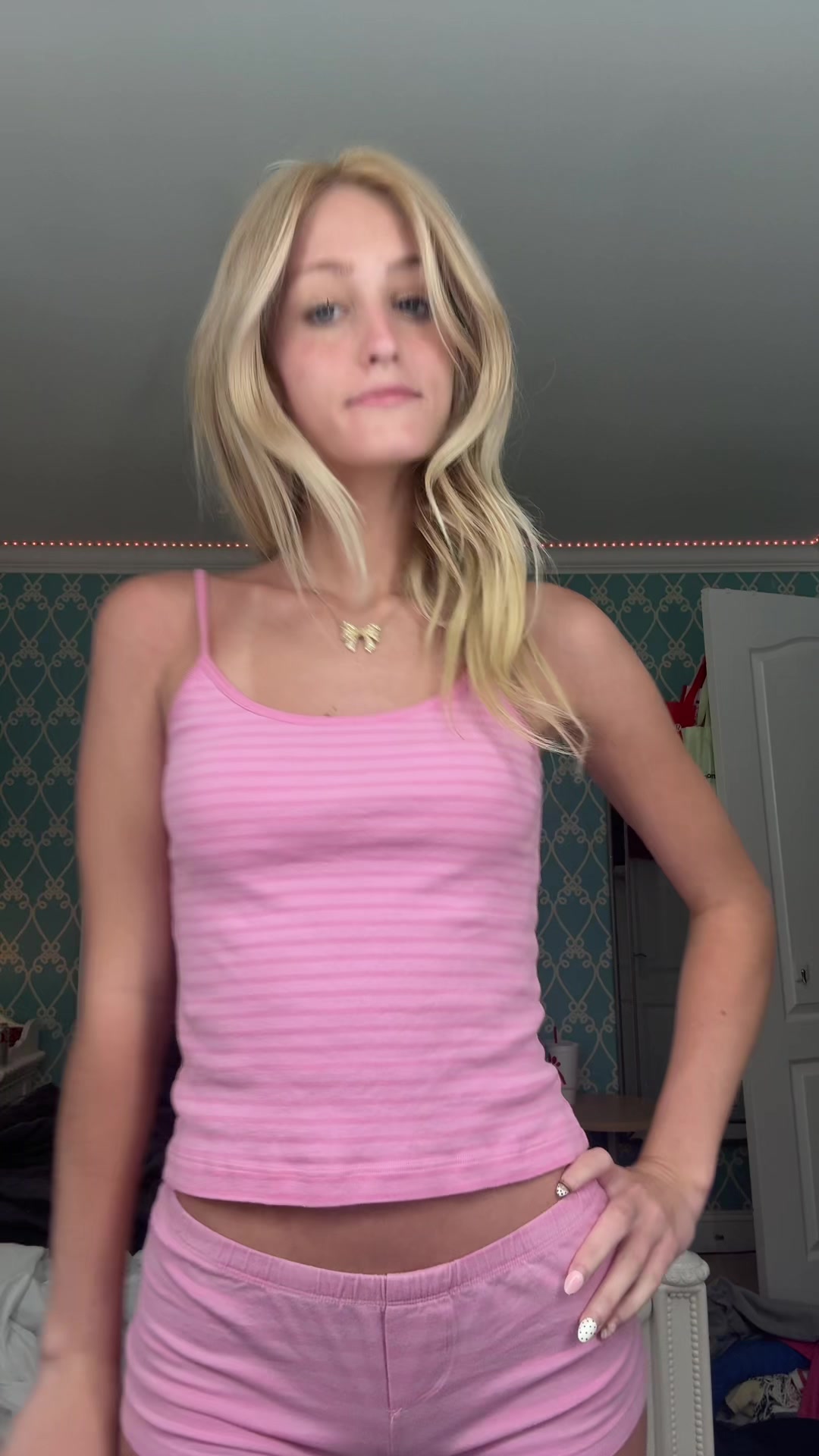 @anya