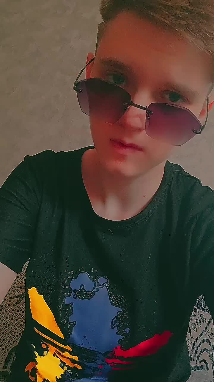 @𝓑𝓻𝓸𝓴𝓮𝓷 𝓗𝓮𝓪𝓻𝓽♡