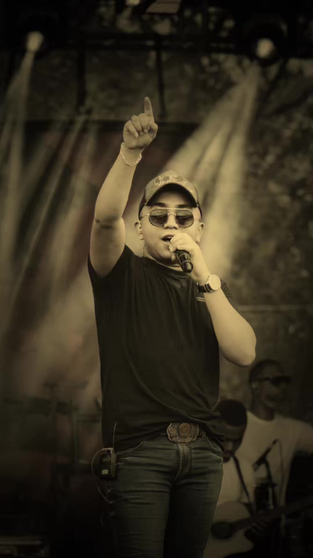 @Santiago🎤
