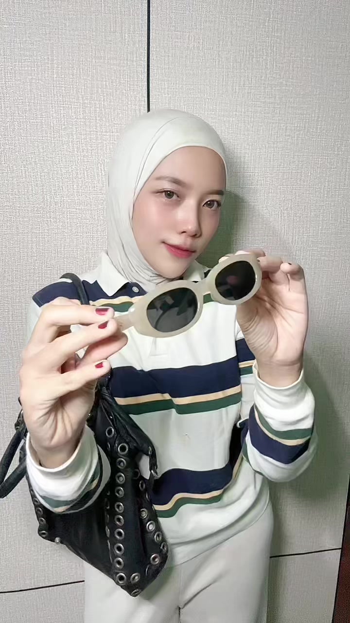 @Miraandyani