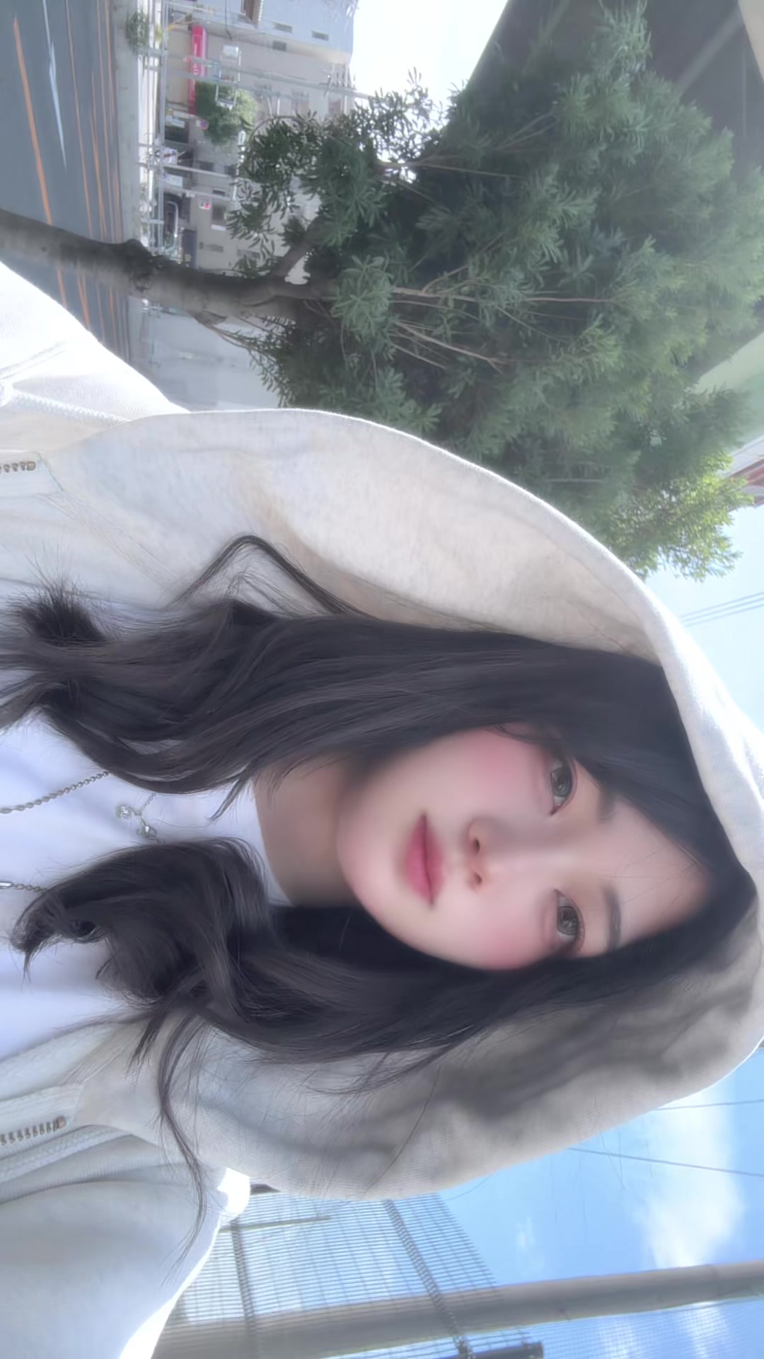 @にー