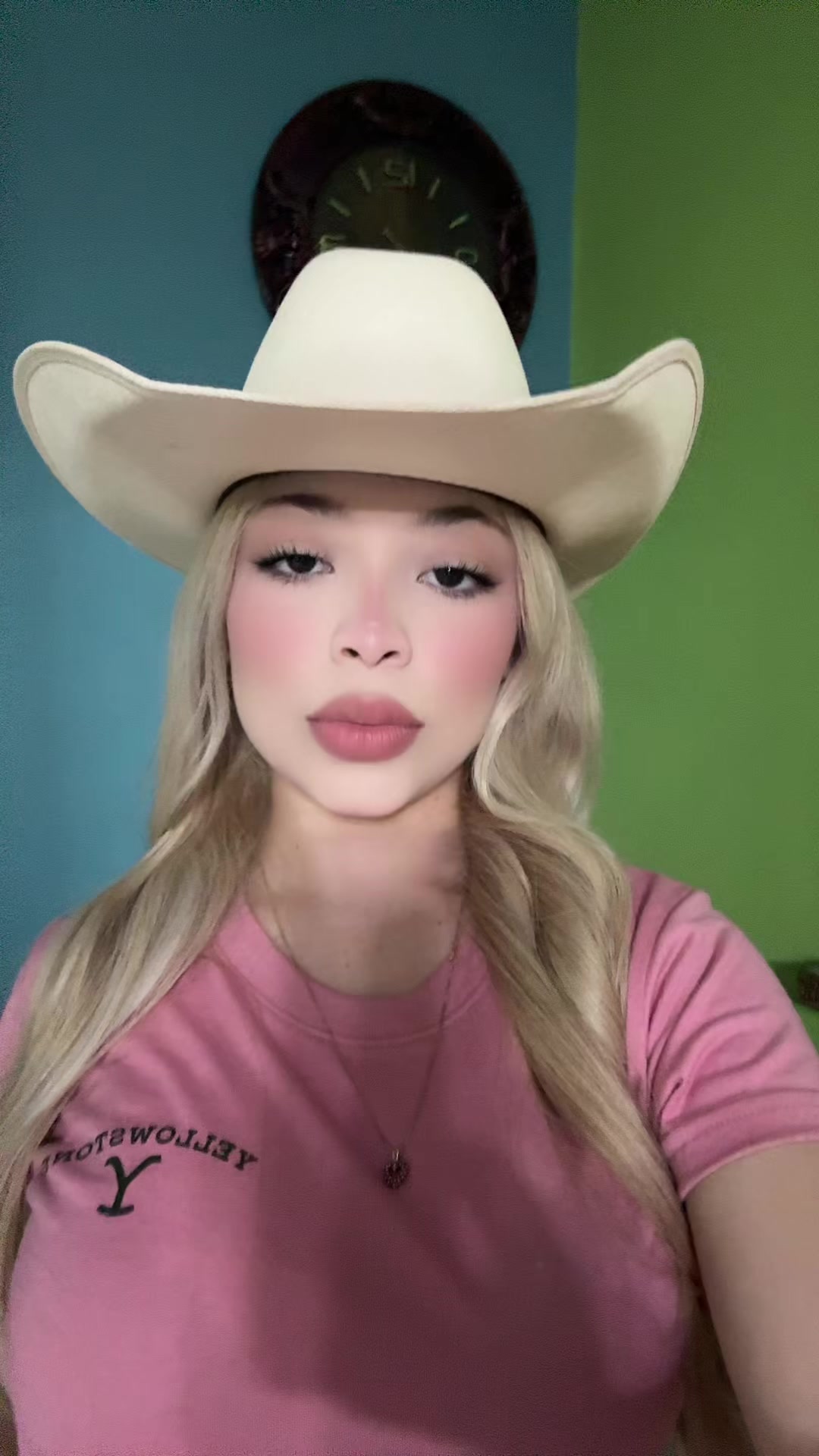 @Ana Munguia