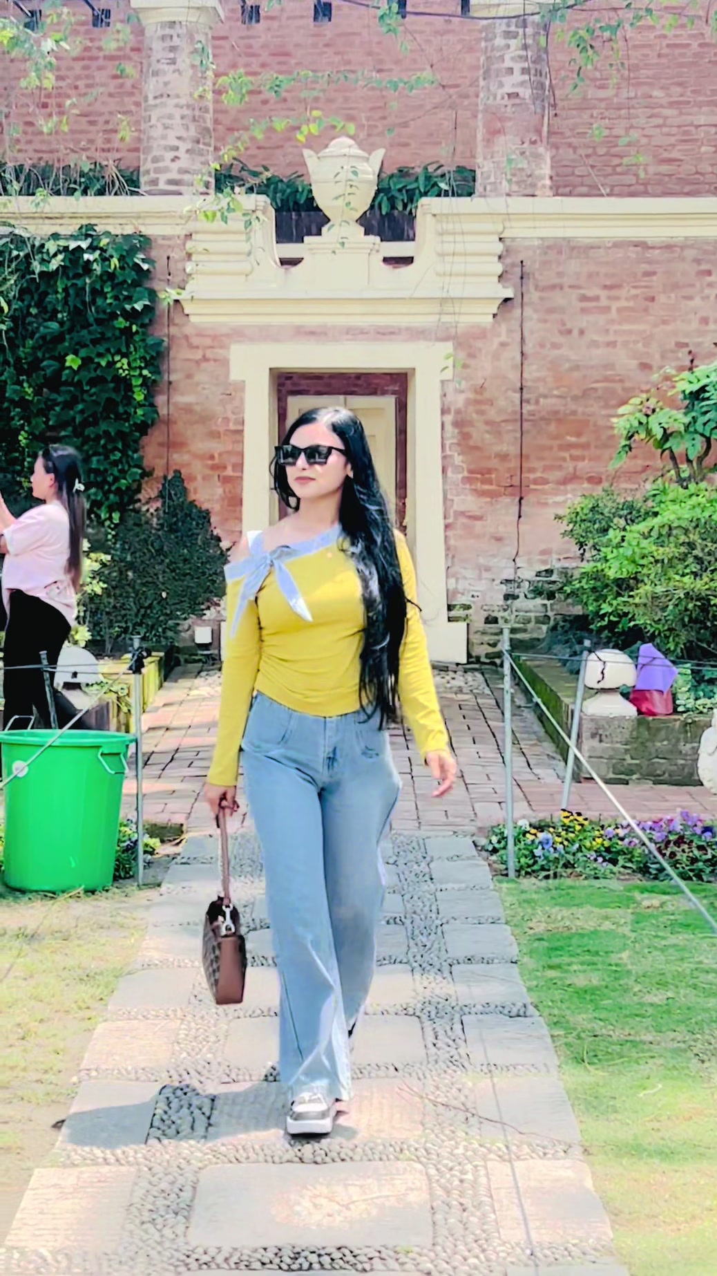@Nira karki