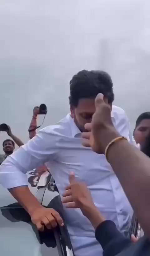 @చందపర్రు 🇱🇸 చిన్నోడు