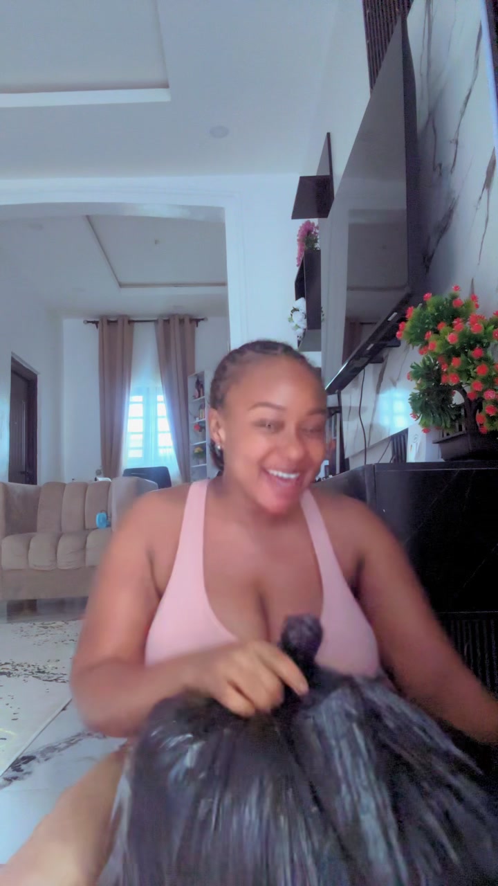 @She_is_veey