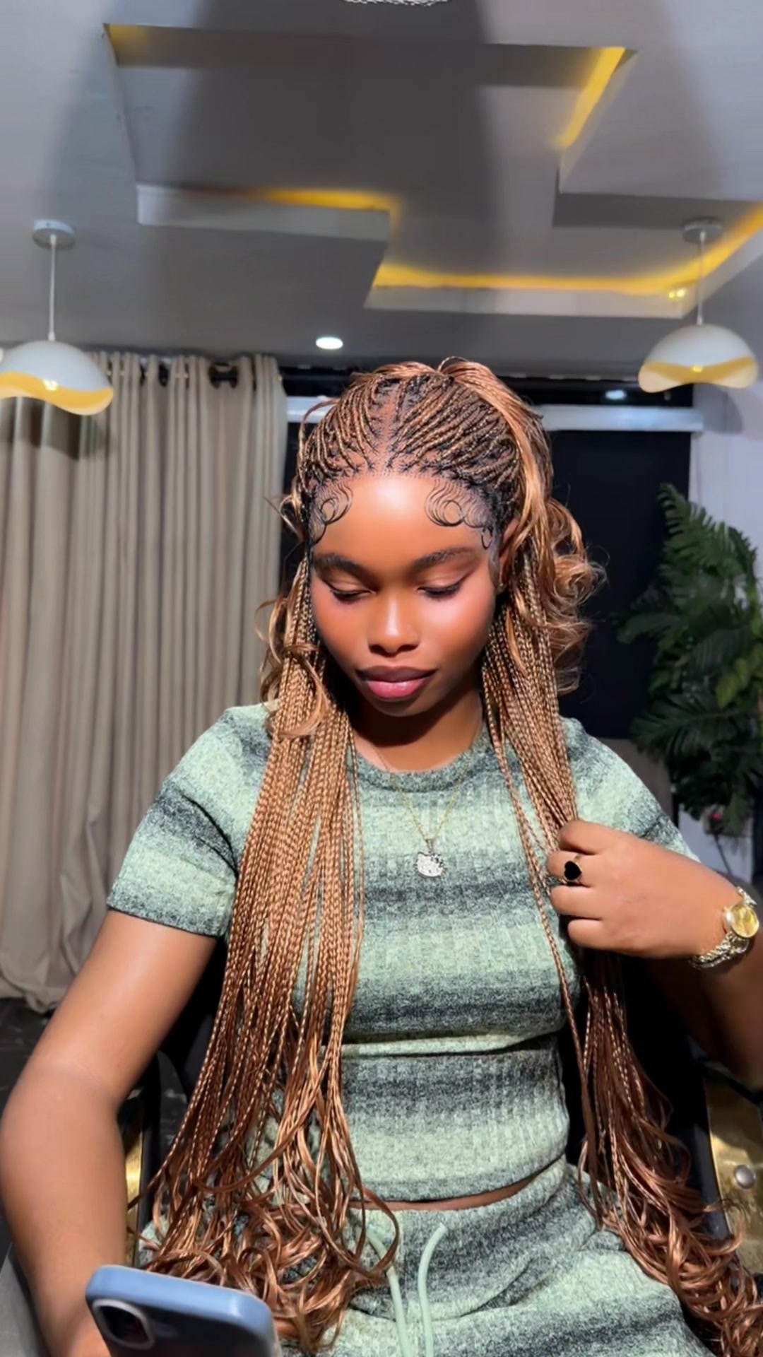 @Ebony hair world