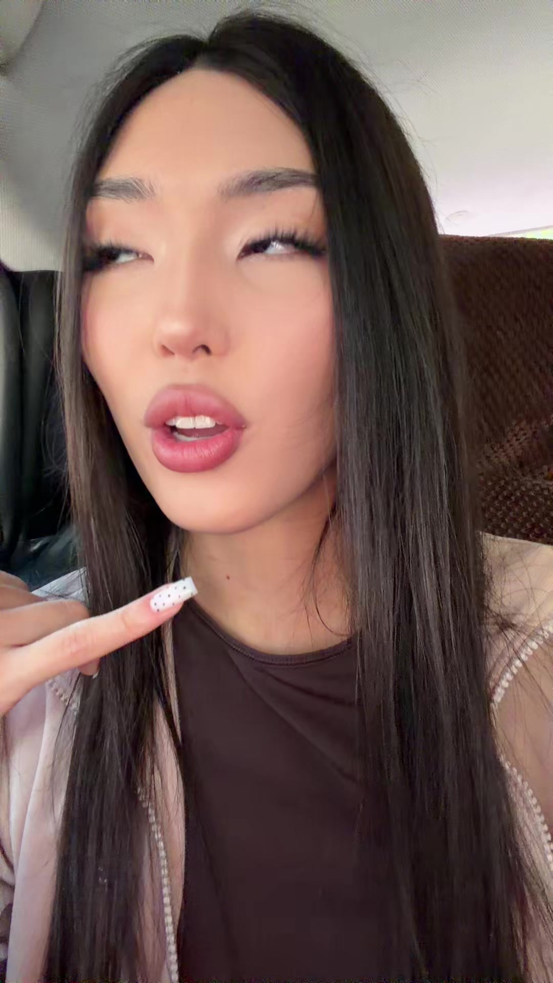 @Itsmedina