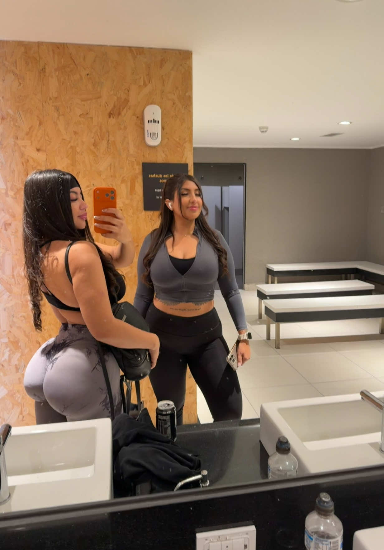 @Isitaa