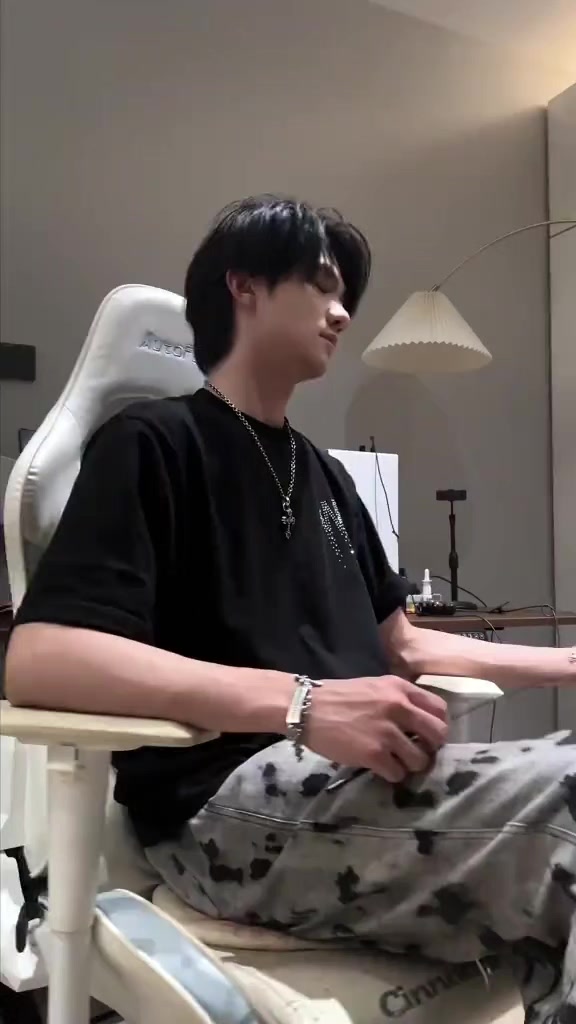 @𝘼𝙕𝙆𝘼𝙔𝙍𝙀𝙎 𝙑𝙀𝙃𝘼𝙉💫