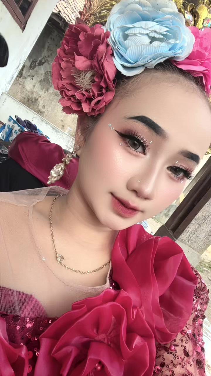 @Nia_🐣