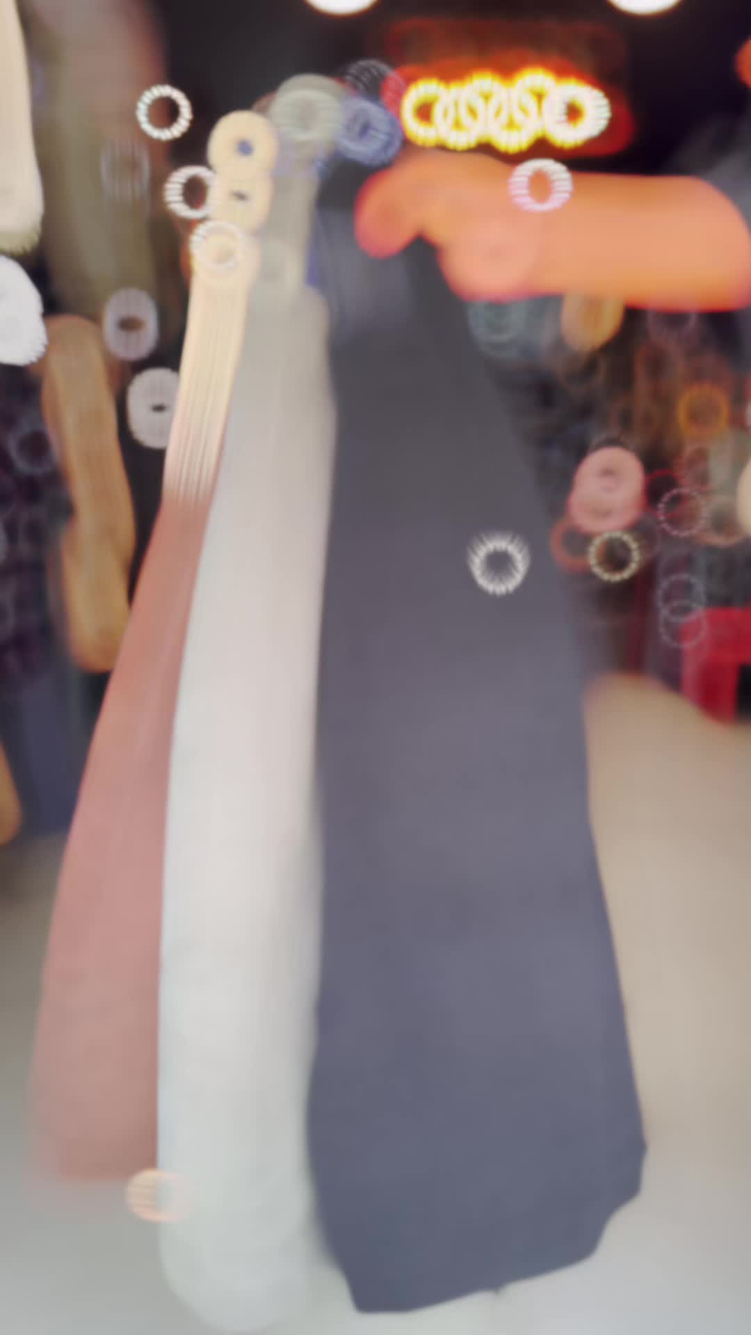 @L👀K_@_ME_👕👖🛍️