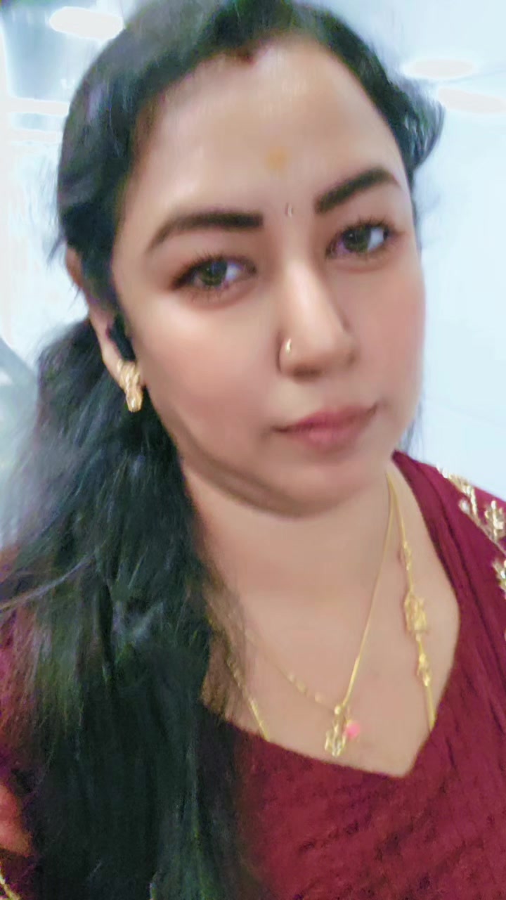 @KaraikudiPonnu_Leka