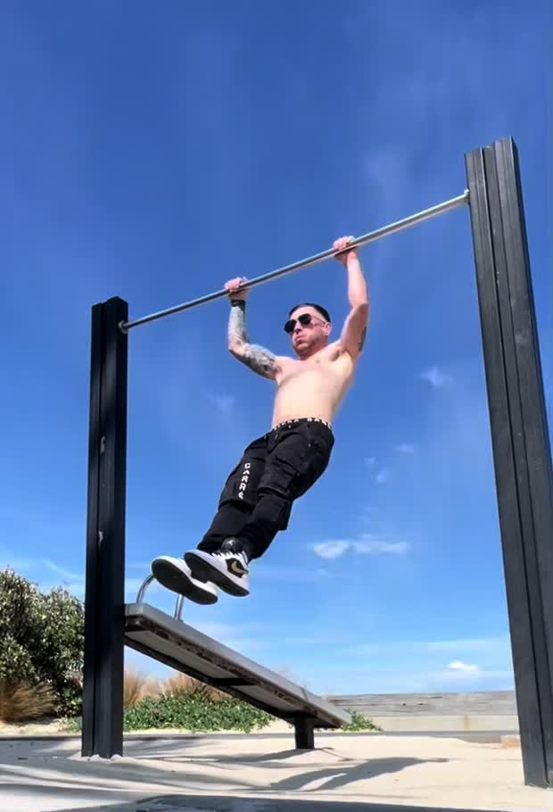 @5FootMike