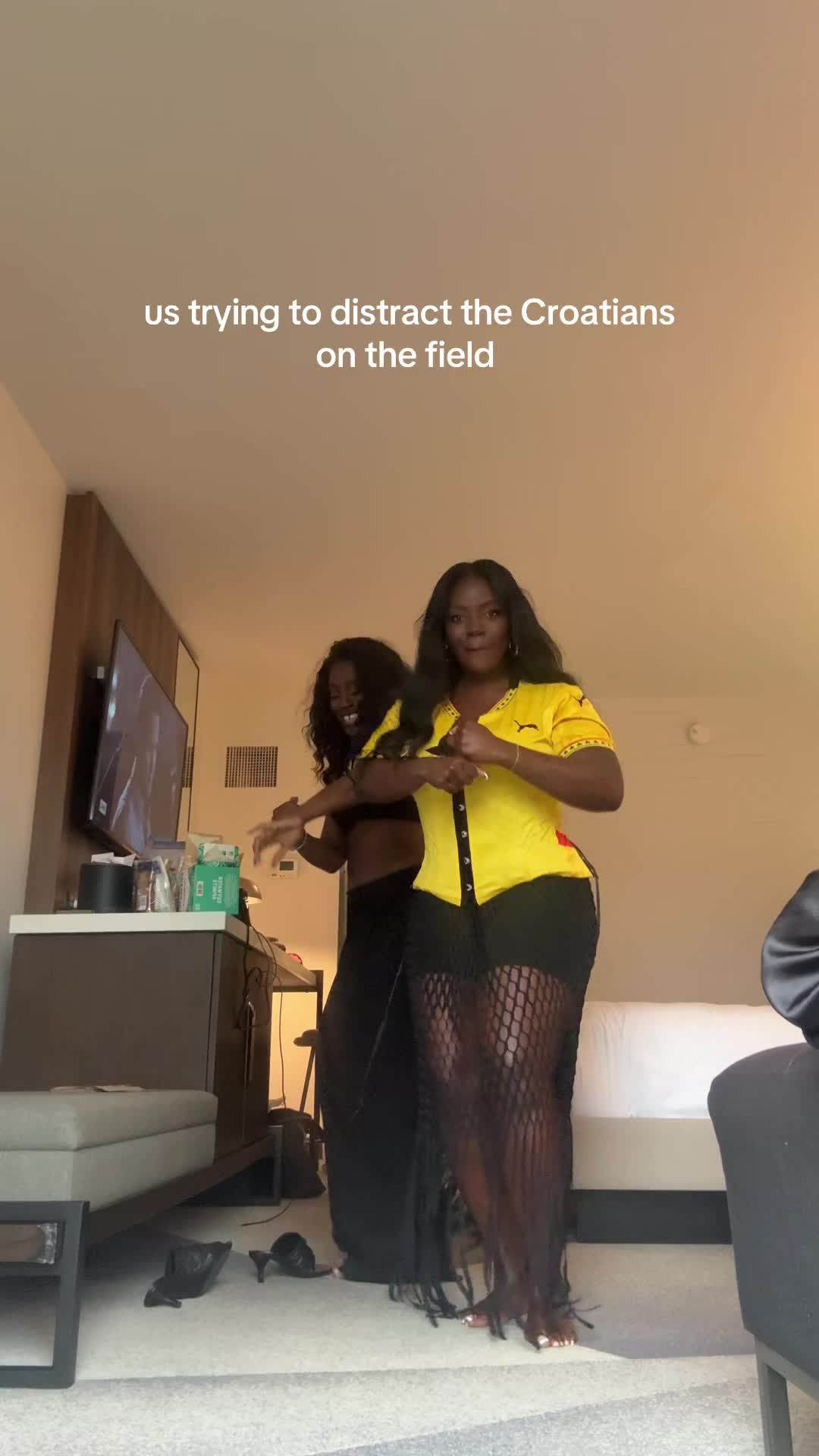 @Ayeyi