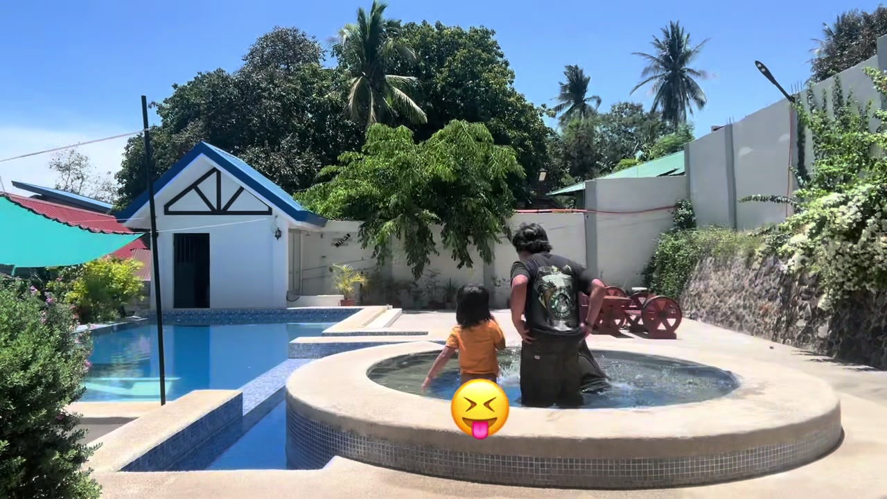 @E L L A I N E