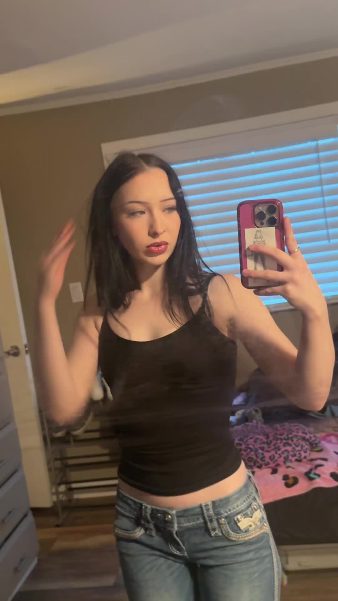 @skullyjade