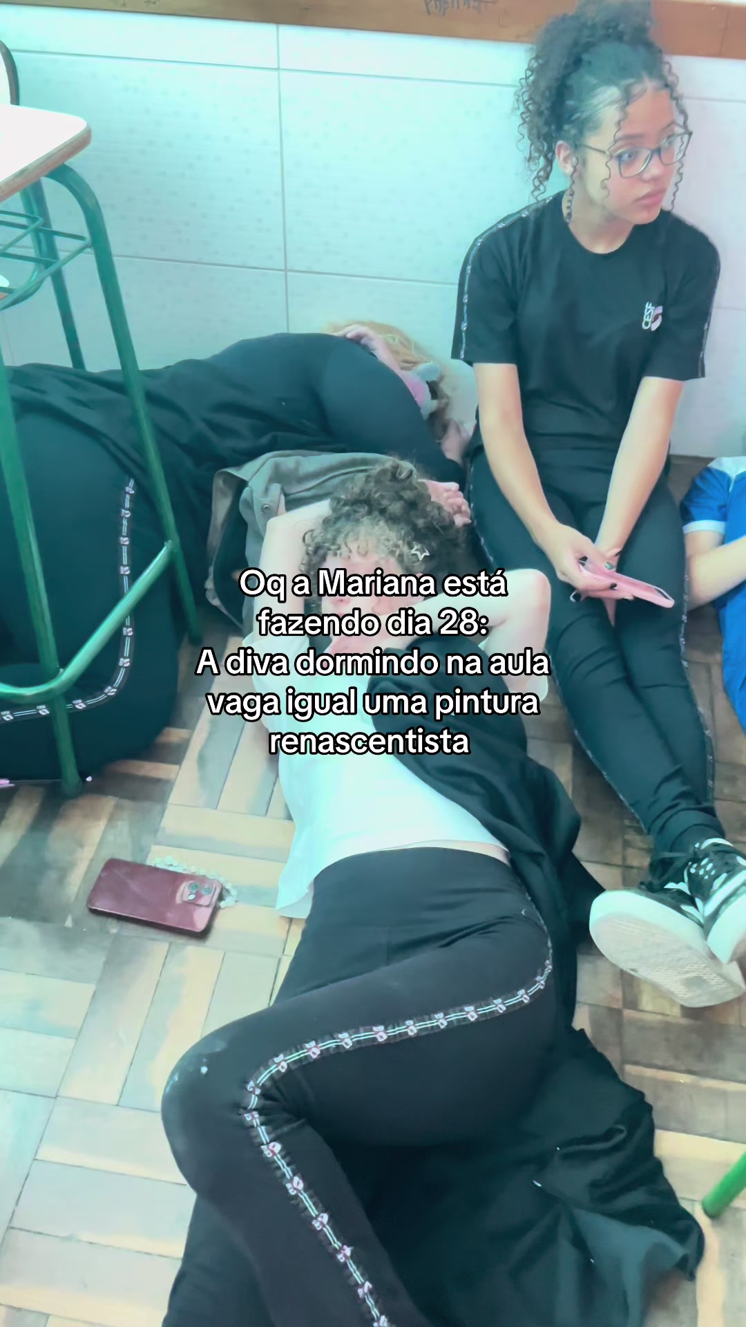 @oq a Mariana está fazendo 🙄