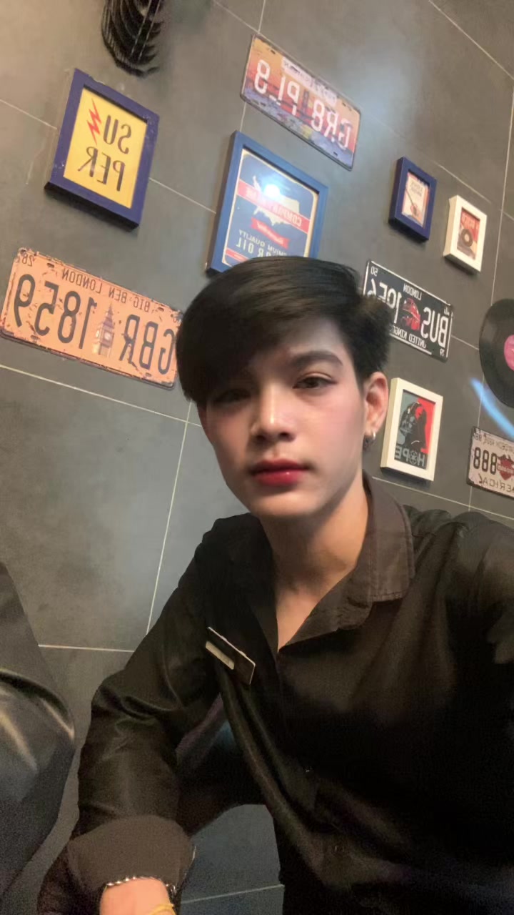 @ພີ່ກຸ້ງ ບ່າວລາວ🏞️🇱🇦
