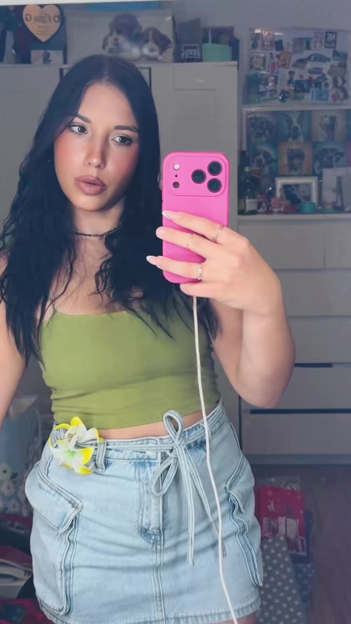 @🦦