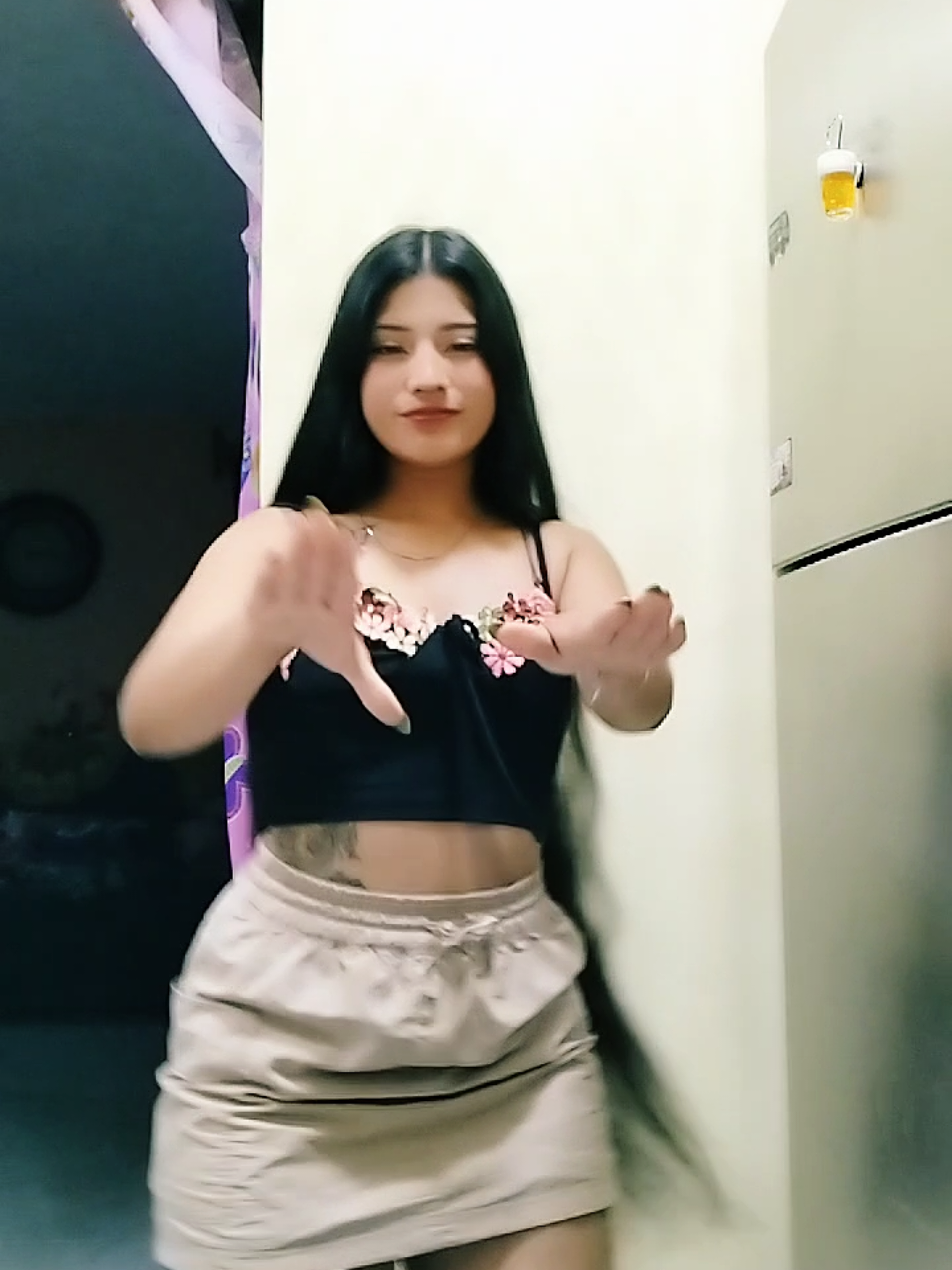 @𝙺𝚎𝚕𝚕𝚢 𝙷𝚎𝚛𝚗&aacute;𝚗𝚍𝚎𝚣