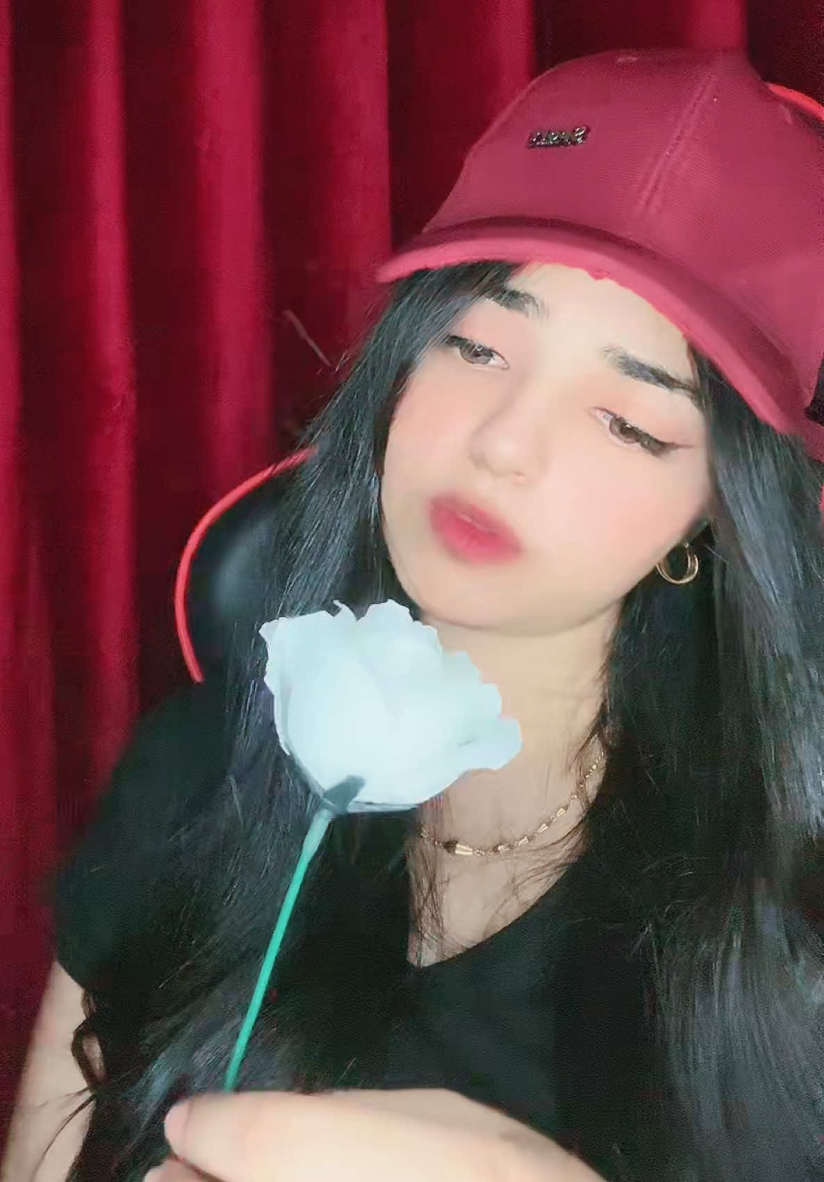 @👑 𝑸𝑼𝜠𝜠𝑵 𝑮 👑