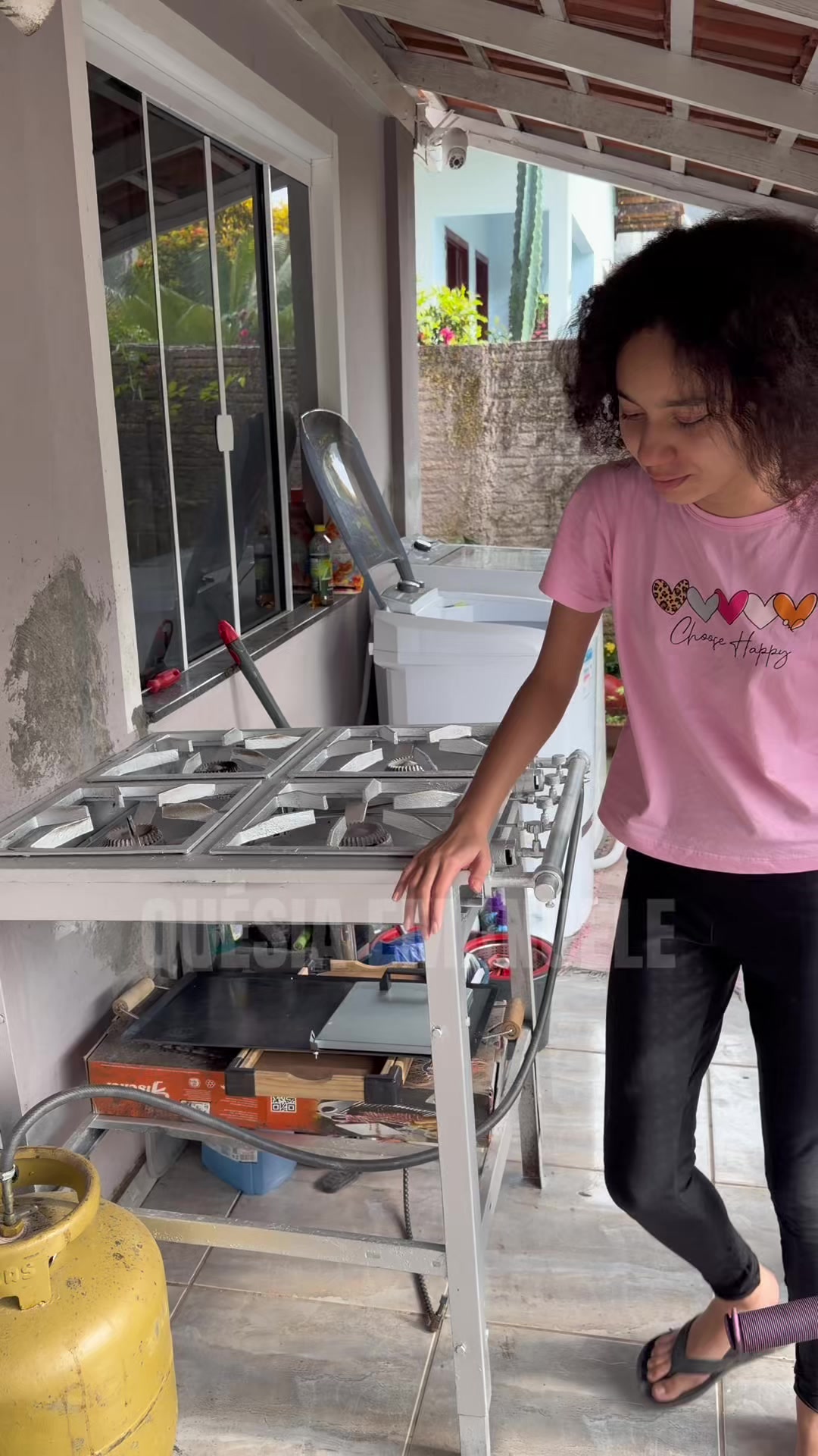 @Qu&eacute;sia e fam&iacute;lia J L
