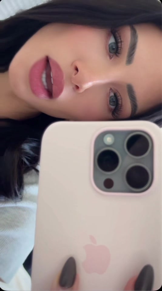 @ashleyanezz