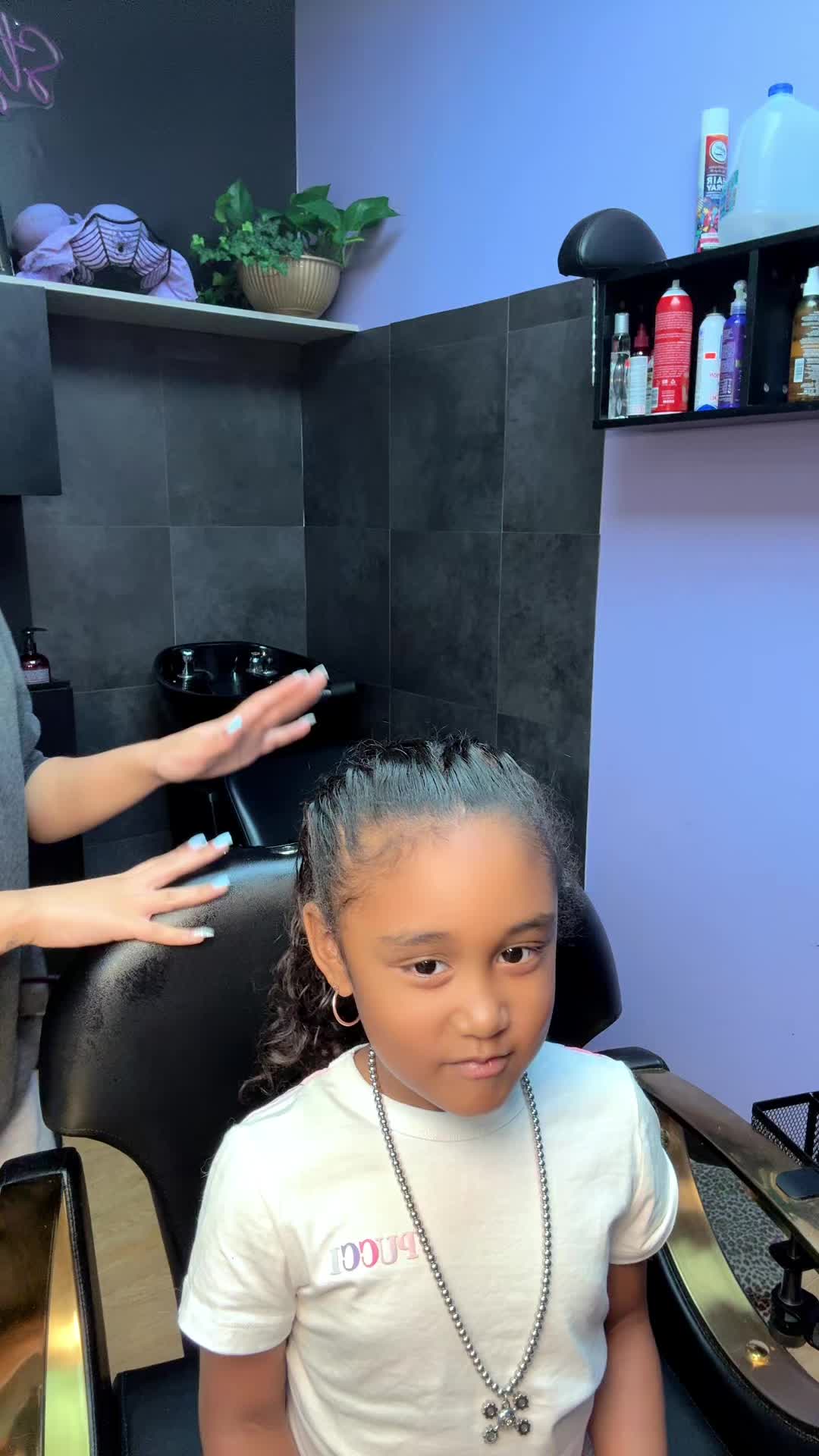 @Ava