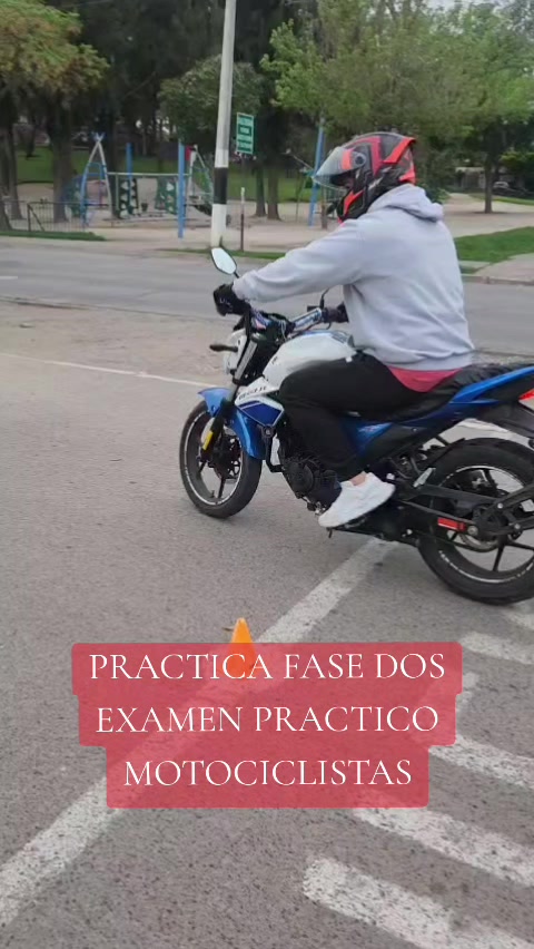 @CLASESDEMOTO.GIXXERMANIA