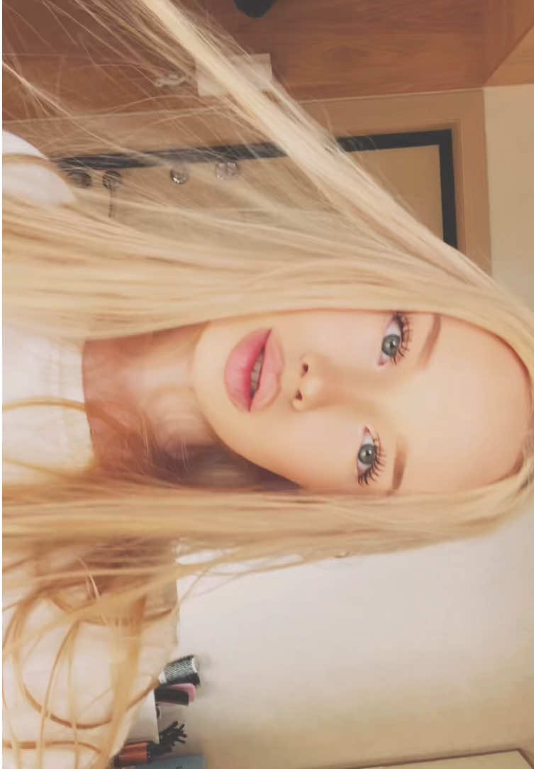 @vimolyyy