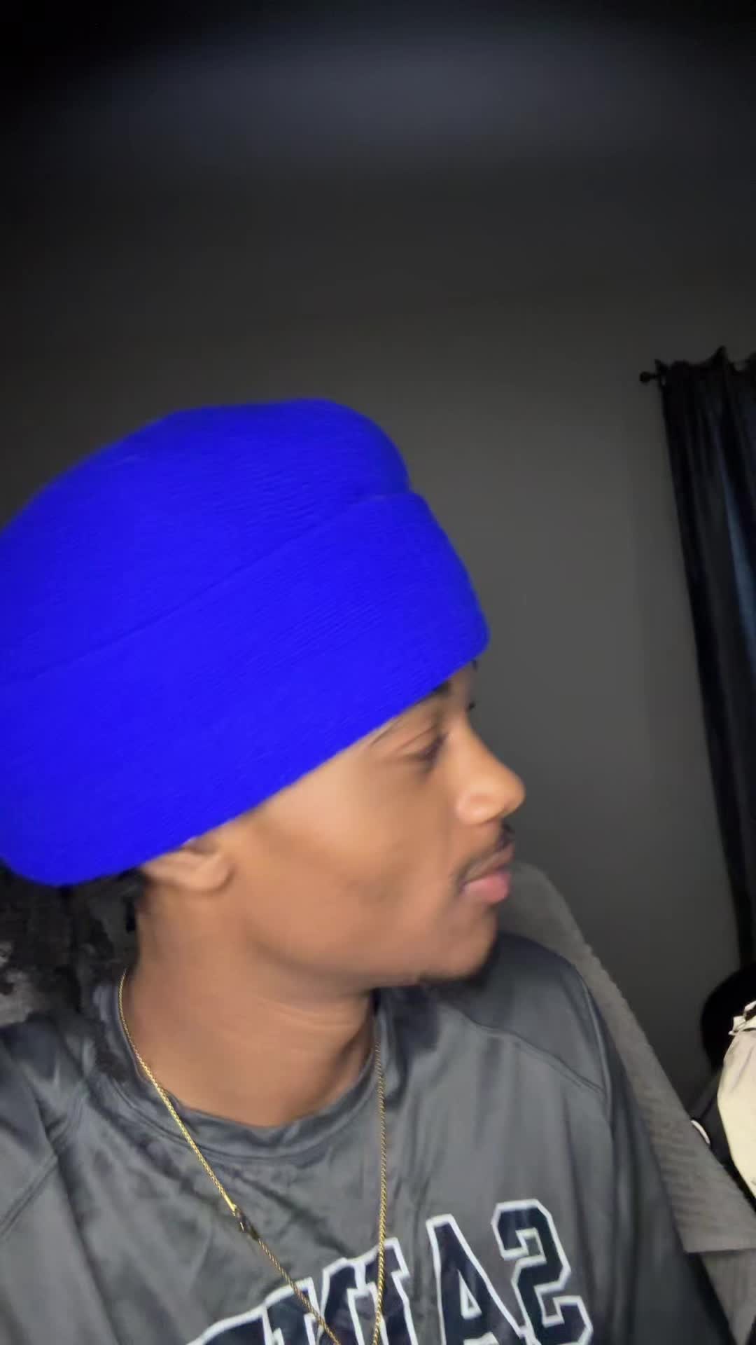@🦦