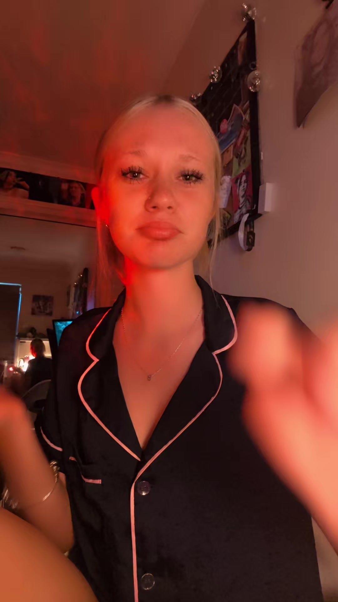 @ellaa🕸️