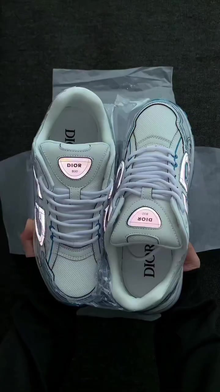 @𝐑𝐄𝐒𝐏𝐄𝐂𝐓 𝐒𝐓𝐎𝐑𝐄 &reg;