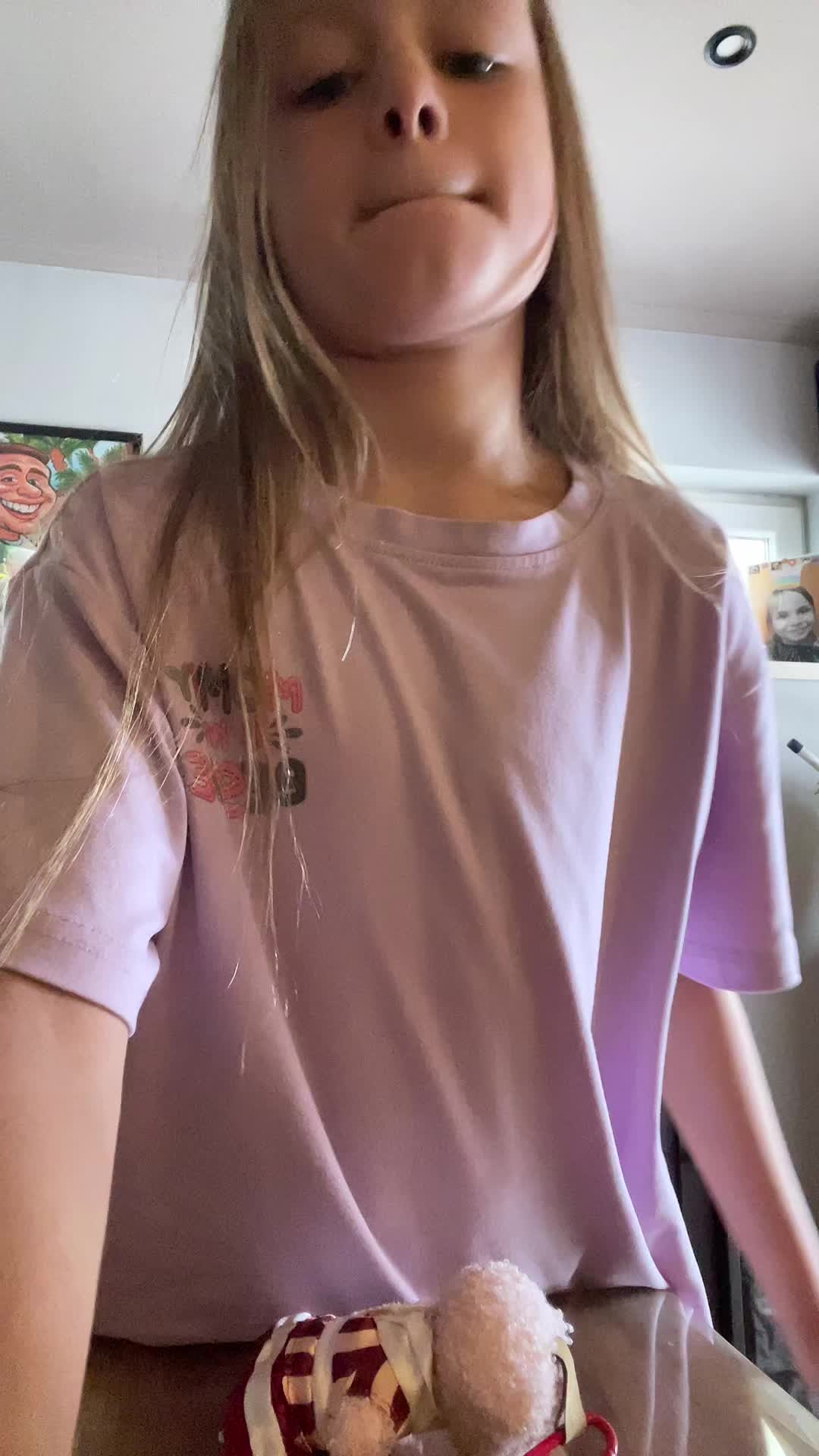@eliseloewie