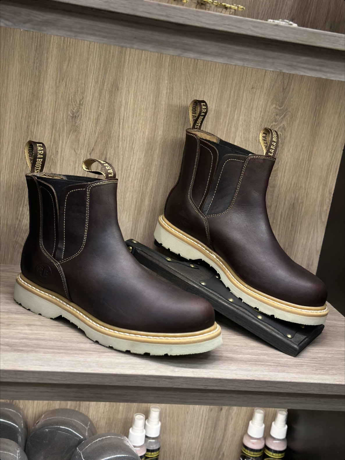 @Lara boots