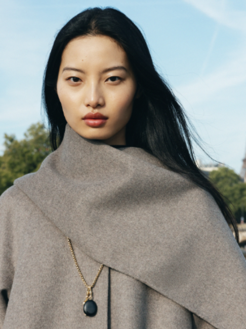 @Aritzia