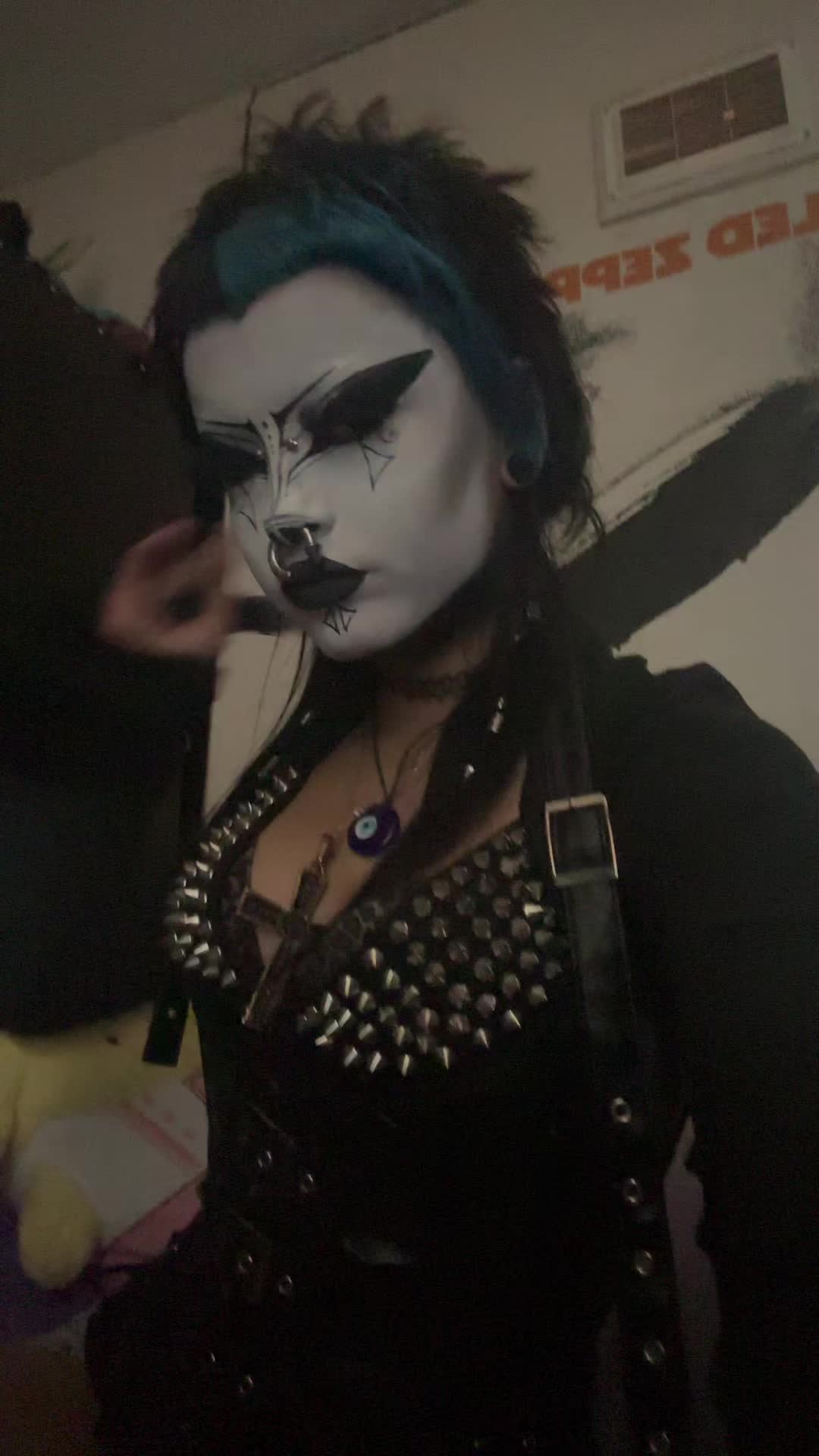 @Meg🦇
