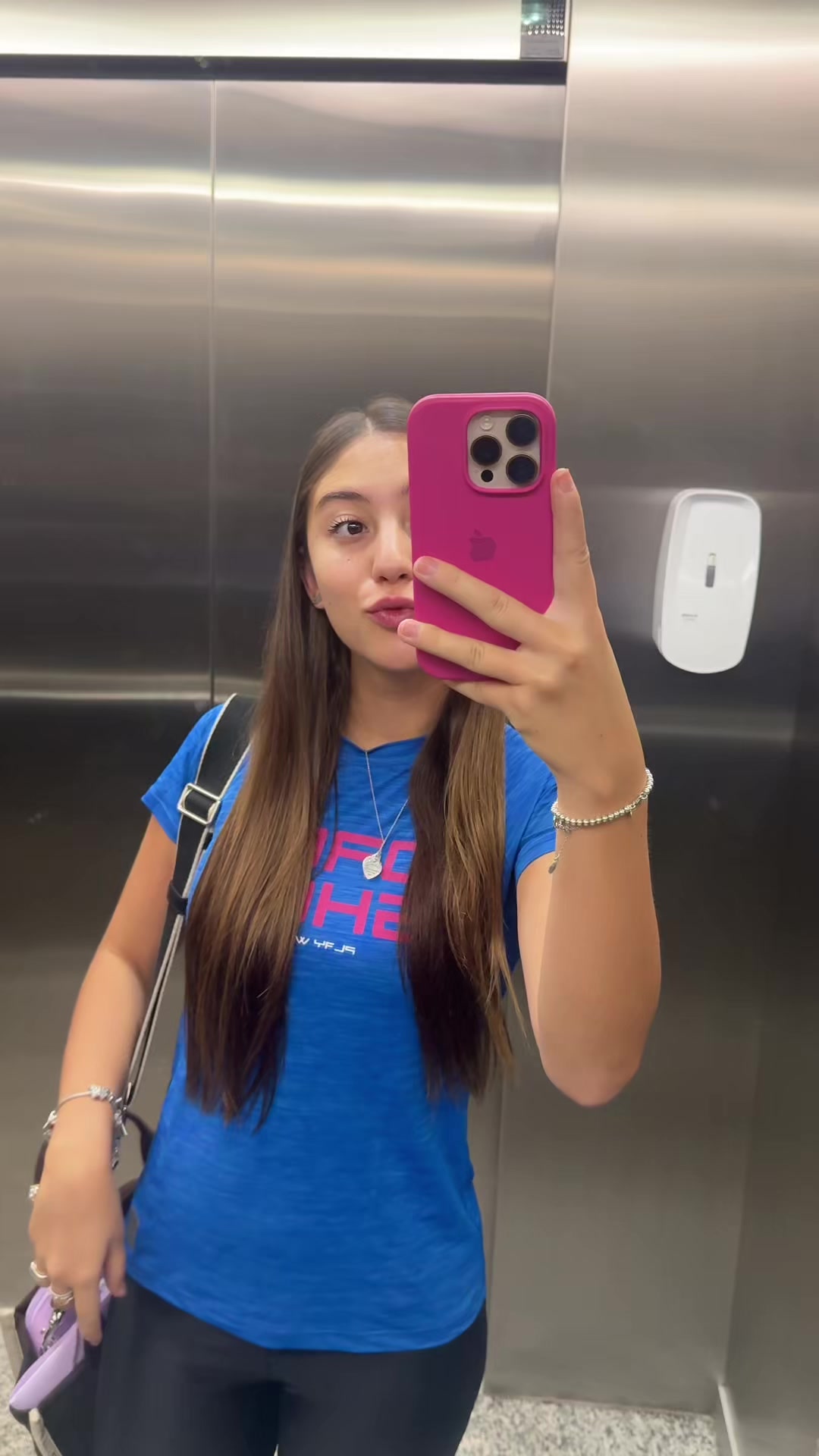 @laura