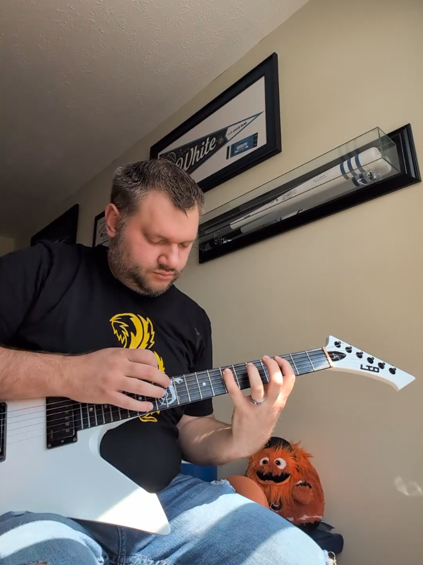 @findmyguitar