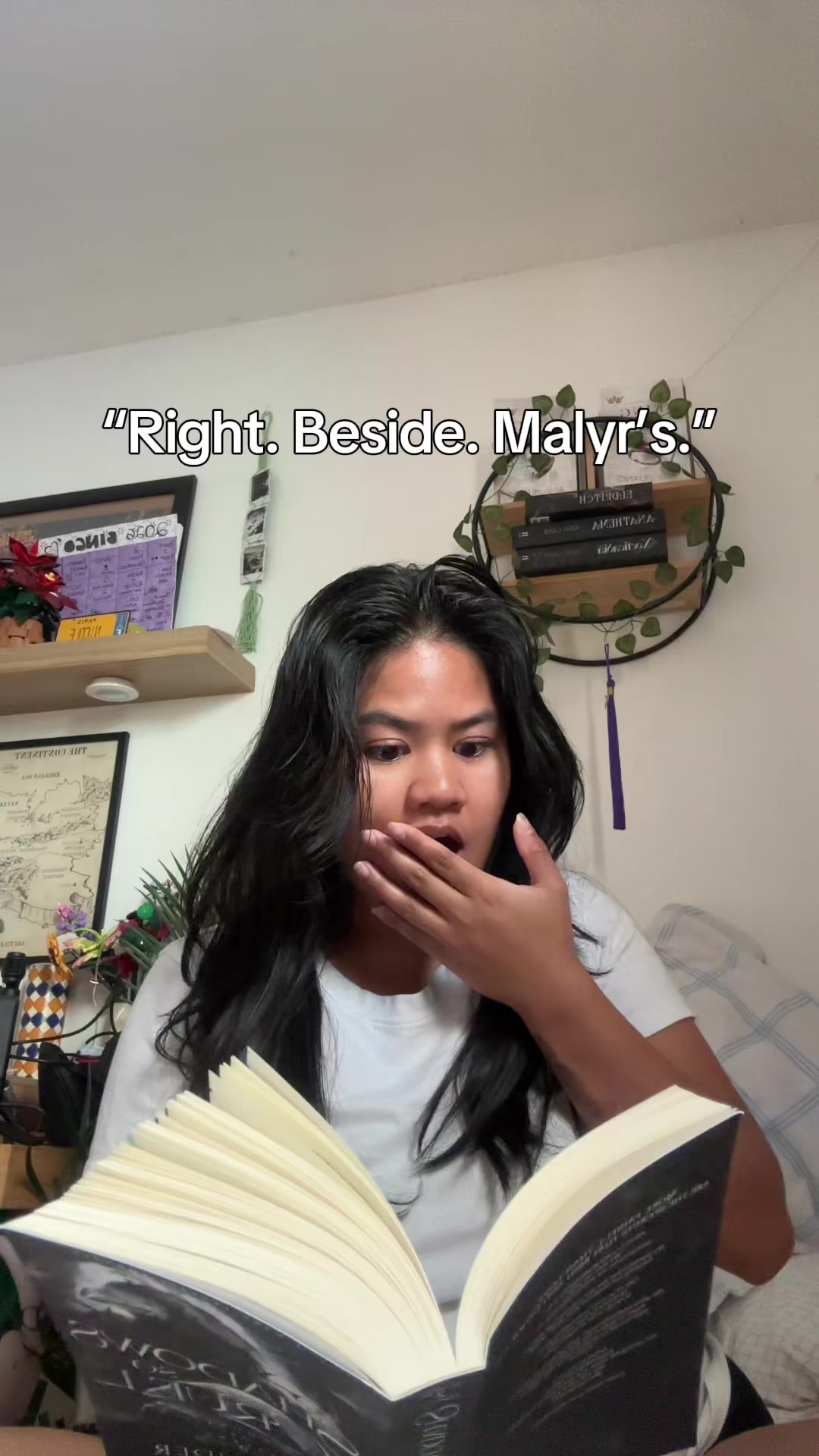 @nikkireadsncries