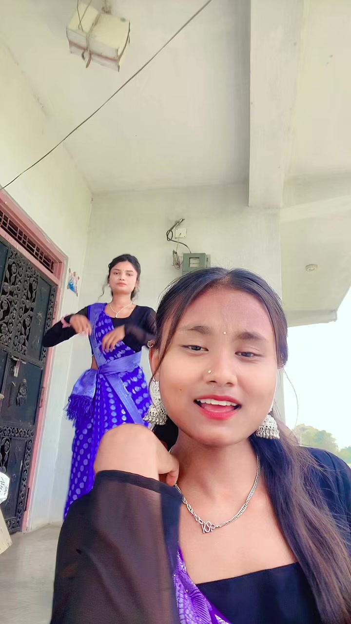 @Dimple🦋